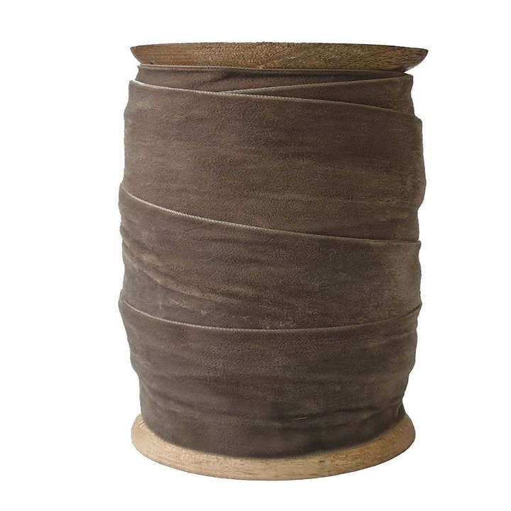 CG Hunter - Wholesale Ribbon - Gift Wrapping - Wide Velvet Ribbon in Dark Brown, 10 Yards