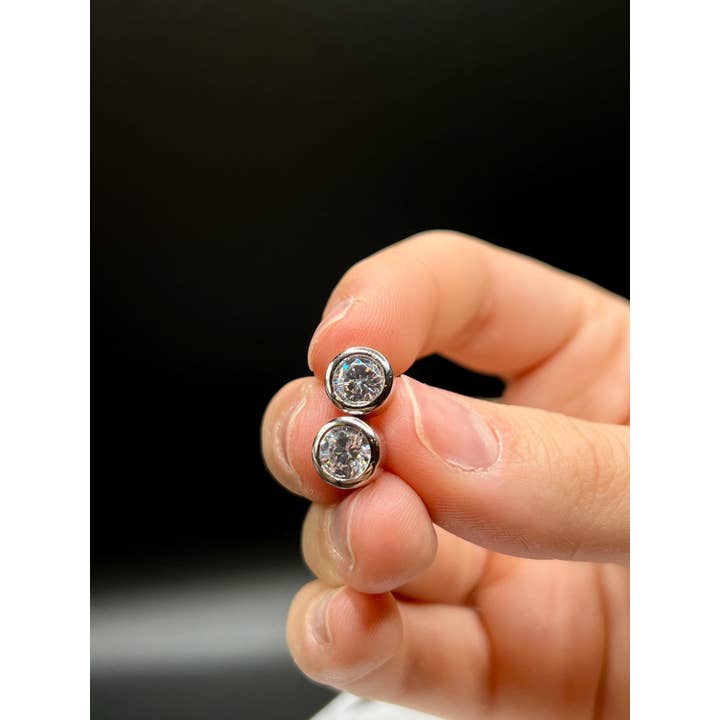 Elegant Jewels LLC - Vente Clous d'oreille - Boucles d'oreilles clous avec diamants de laboratoire de 2 carats sertis en or 14 carats5