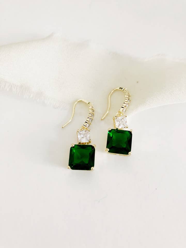 Hazel Emerald grön Diamond Drop bröllop örhängen för wholesale av Belle Box Boutique