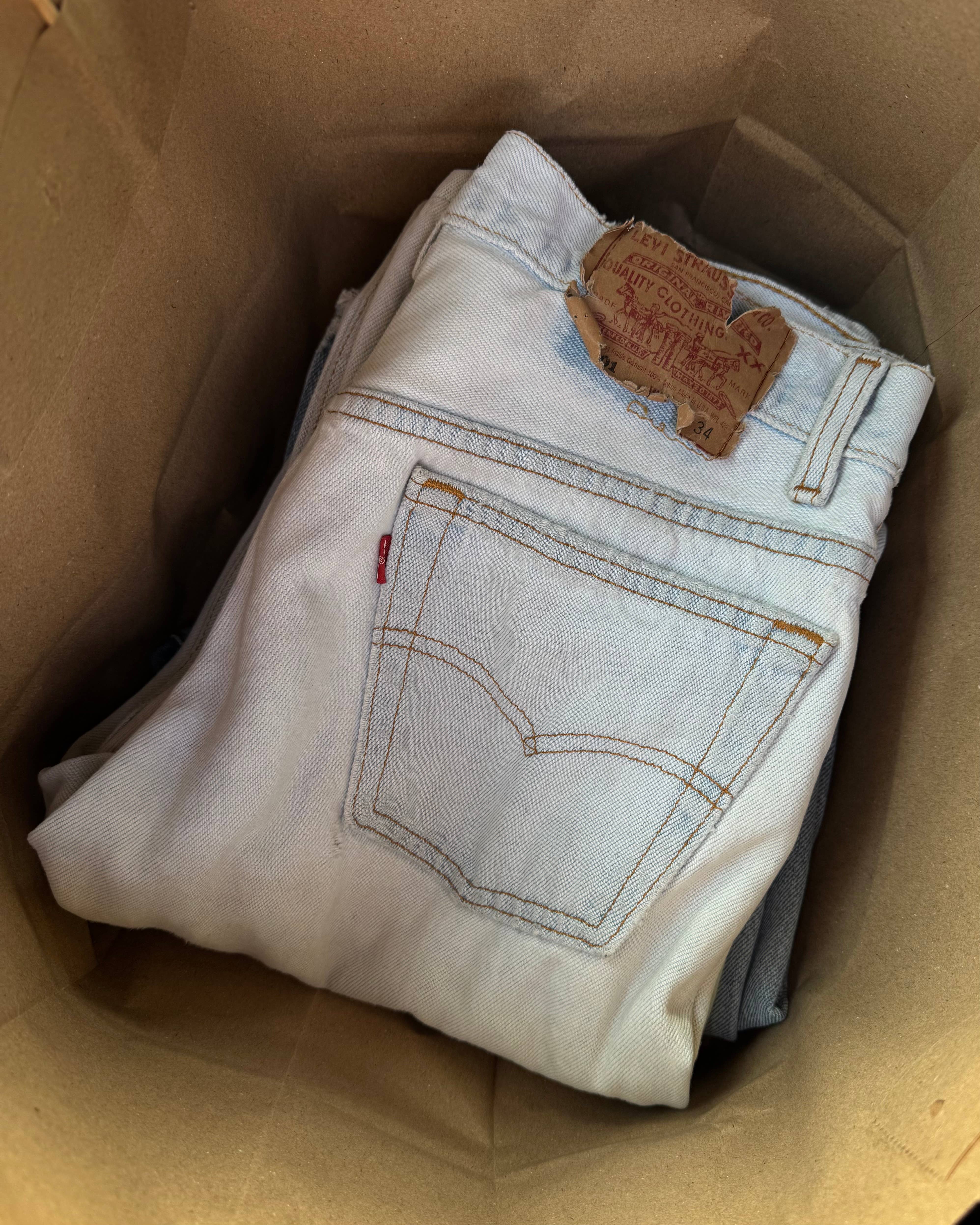 Also, Freedom - Vente Jean – femme - Levi's 501 vintage - Fabriqué aux États-Unis uniquement5