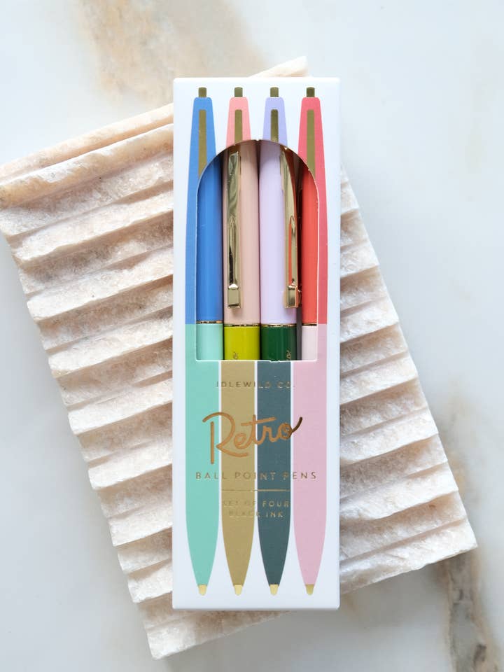Ensemble de quatre stylos rétro | Arc-en-ciel pour la vente par Idlewild Co.