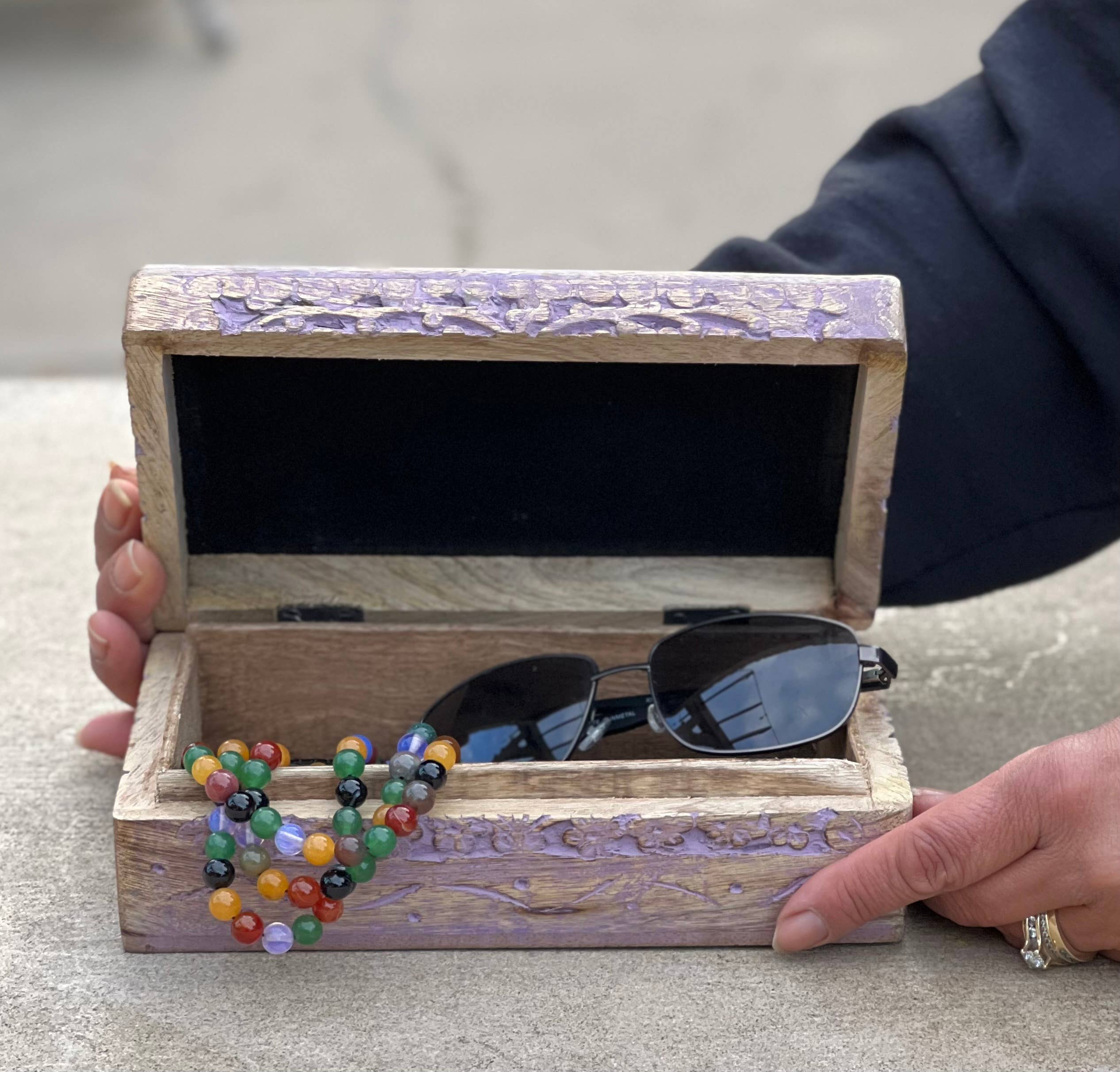 Lungta Imports - Wholesale Sieradendoos/organizer - Triple Moon Handgesneden sieraden Trinket Keepsake Houten Opbergdoos (Triple Moon, Large)1