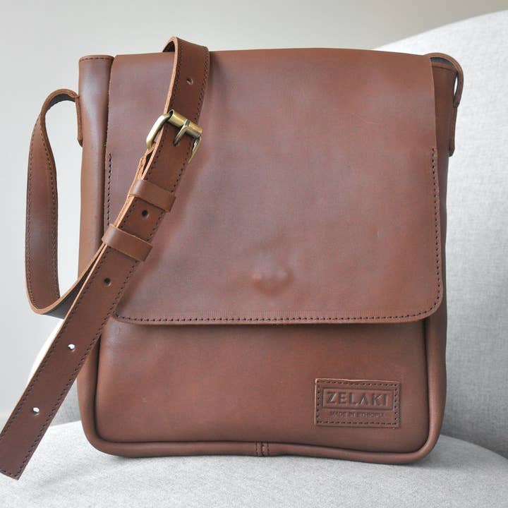 Zelaki Leather Company - Wholesale Crossbody Bag - Women's - Sira Crossbody Bag | Leather Messenger Purse | Unisex Bag11