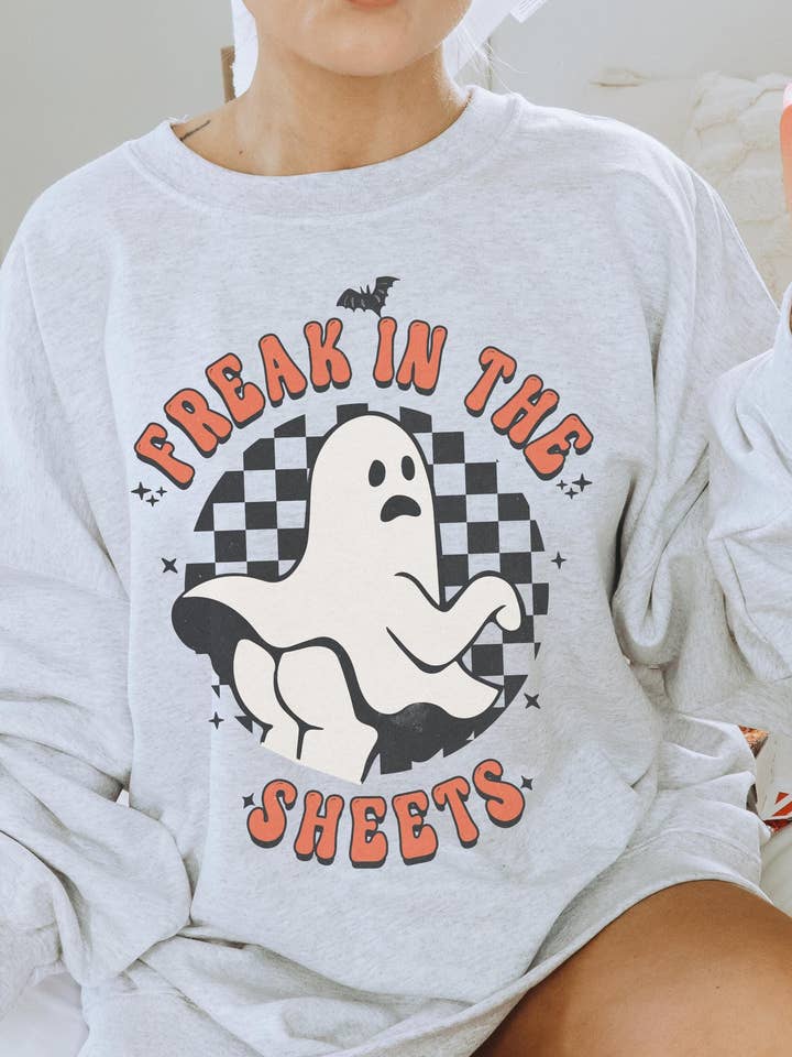 Chandail à encolure ras-du-cou Freak in the Sheets Ghost Halloween pour la vente par Monday Muse