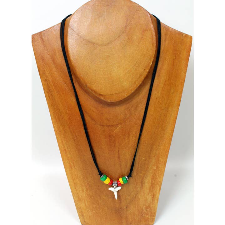 Collar con dientes de tiburón rasta D2148 para venta al por mayor de Western Counties Wholesale