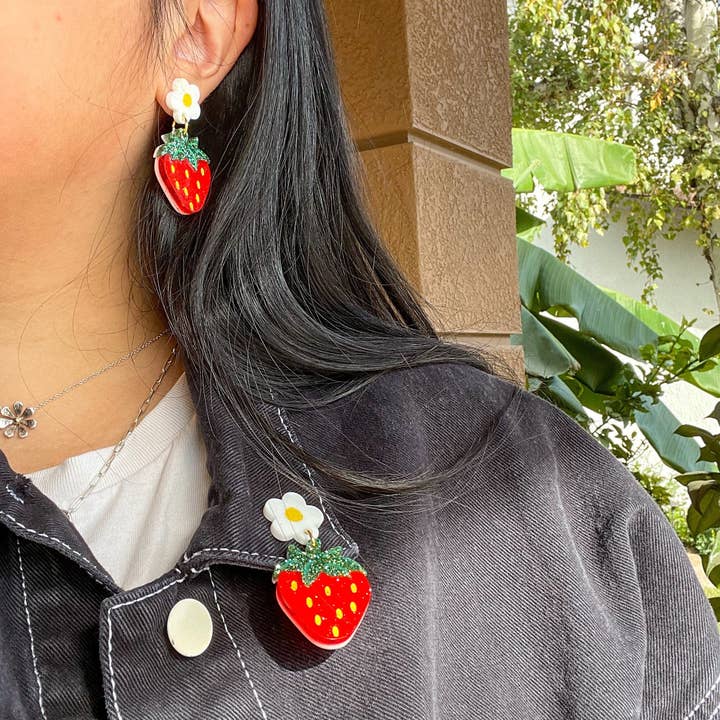 Sunnie Creative - Wholesale Dangle Earrings - Sweet Strawberry Dangle1