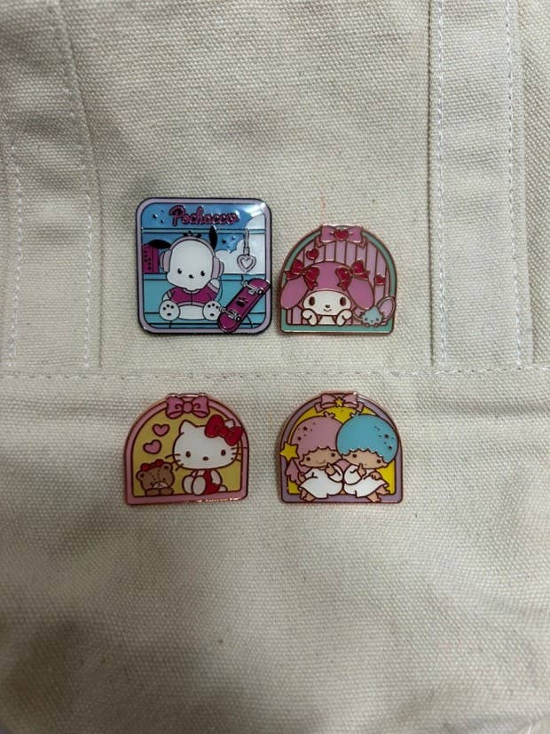 K-Wonderland - Wholesale Lapel Pin/Button - Sanrio Character pins Badge Random Egg Box-24Pcs Limited7