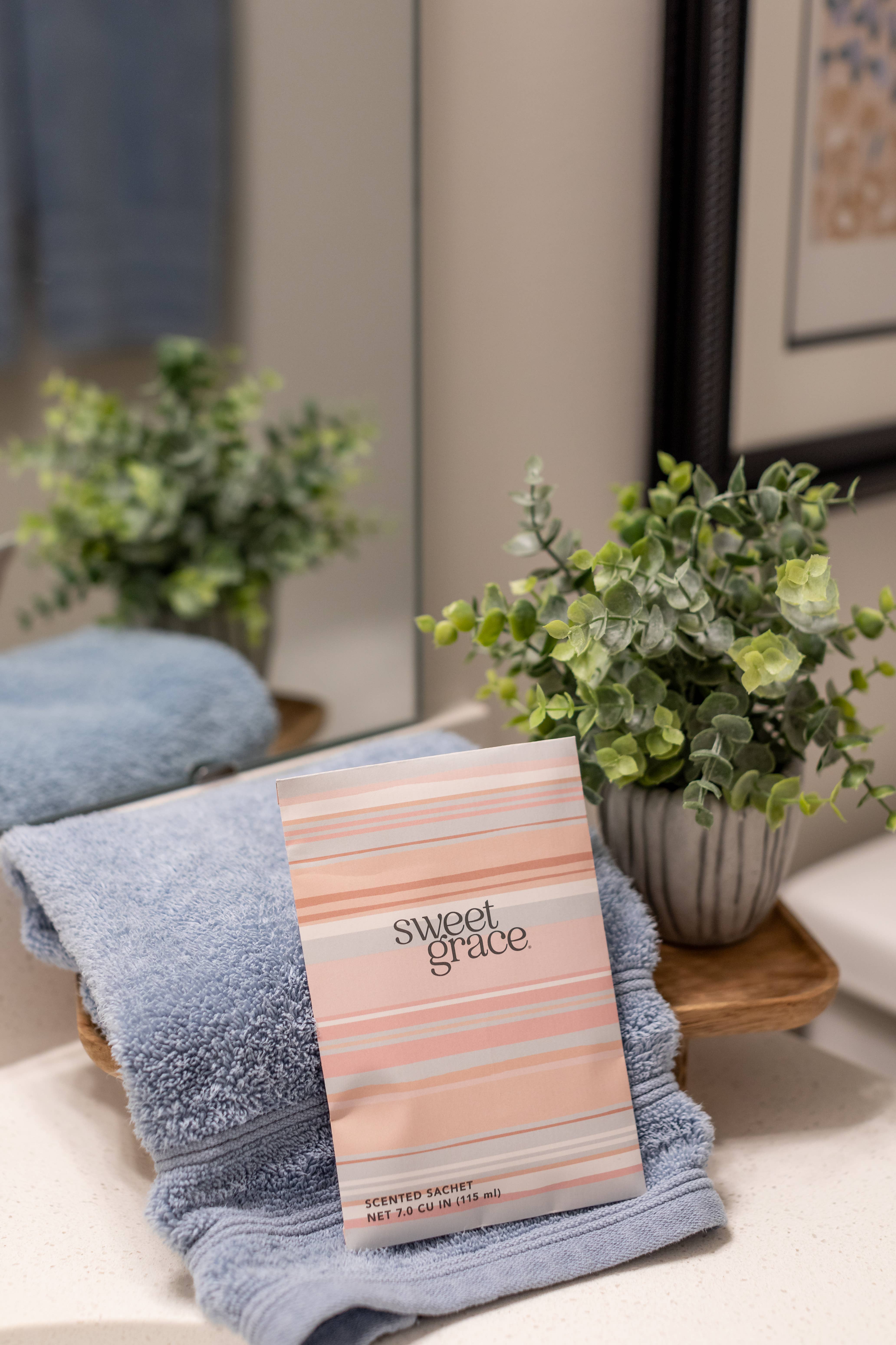 Bridgewater Candle Company - Wholesale Sachet - Sweet Grace Modern Stripe Sachet 9 Pack10