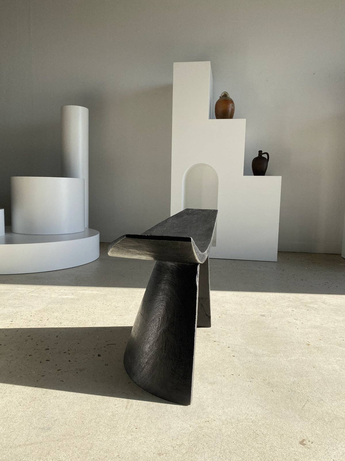 Office Objets – wholesale Stol – Minimalistisk fåtölj i svart trä3