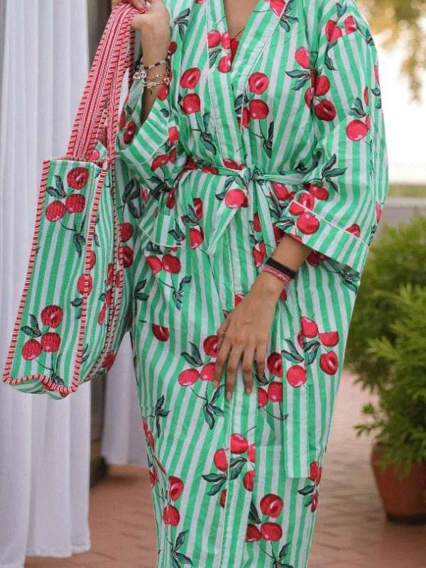 Robe Kimono com Estampa de Cerejas Piper Green por atacado de Nash Grey