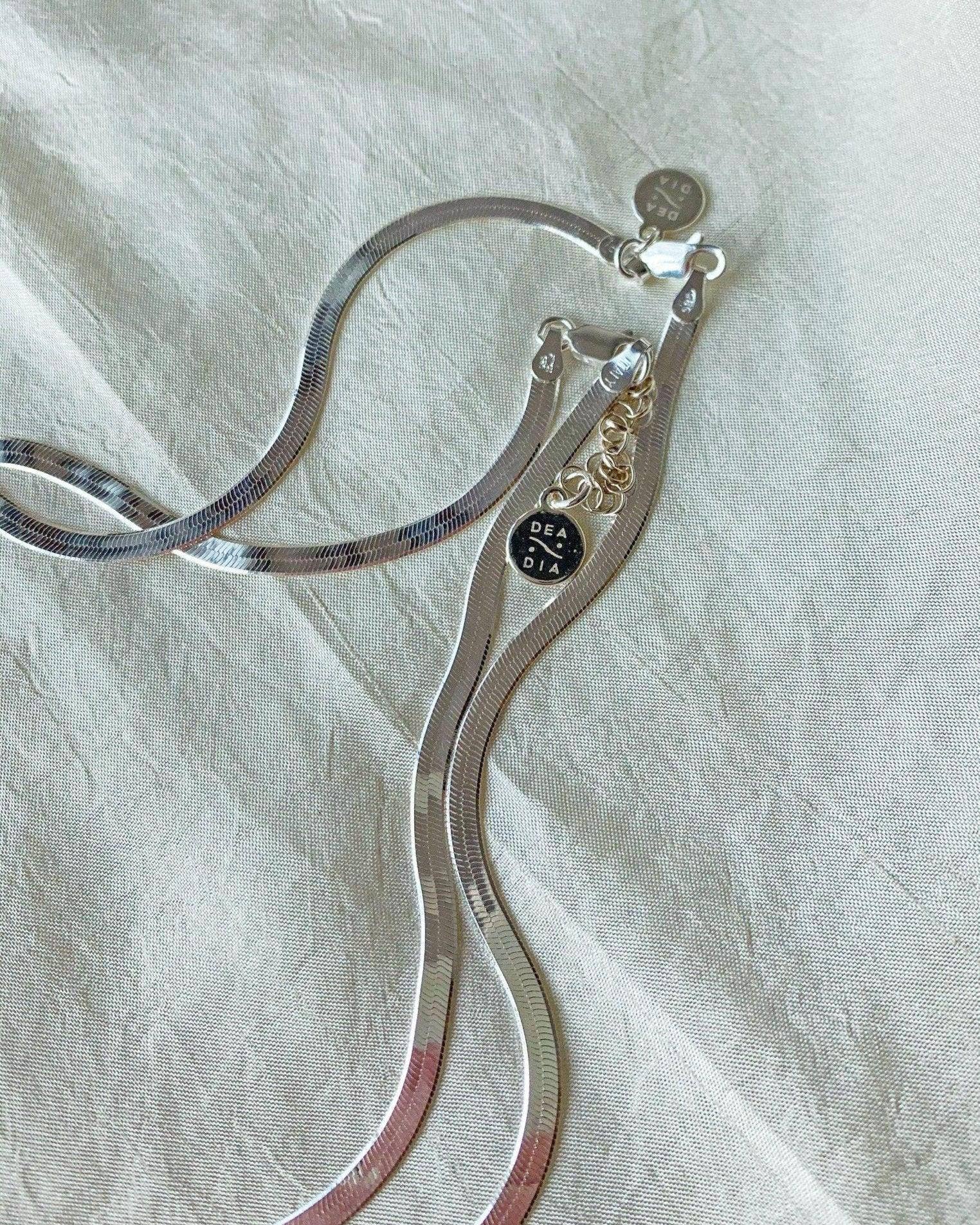 Dea Dia - Wholesale Link & Chain Necklace - Slinky Silver Herringbone Chain Necklace6