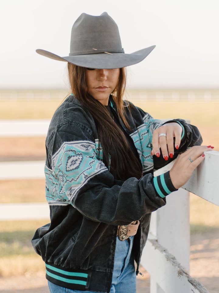 Sterling Kreek – wholesale Bomber jacket – Women’s – High Desert Horizon Bomber Jacket6