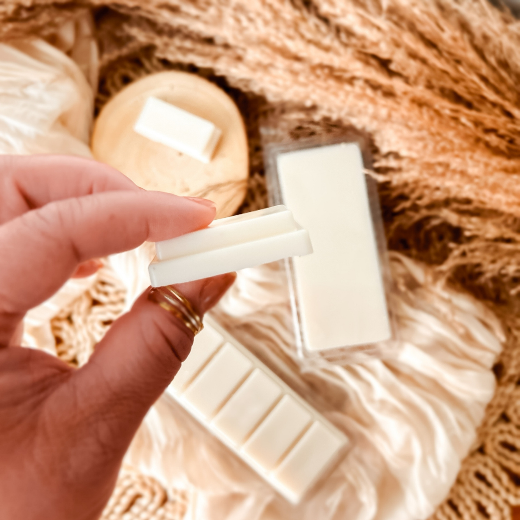 Honey Jar Creations - Wholesale Wax Melt - Cognac Nights | Palo Santo | 5-pc Snap Clamshell Wax Melts4