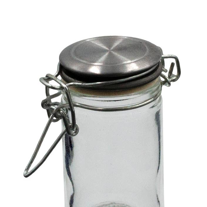 KITCHEN BASICS Bocal en verre avec pince en métal 60 ml/2 oz pour la vente par Port-Style Enterprises Inc.