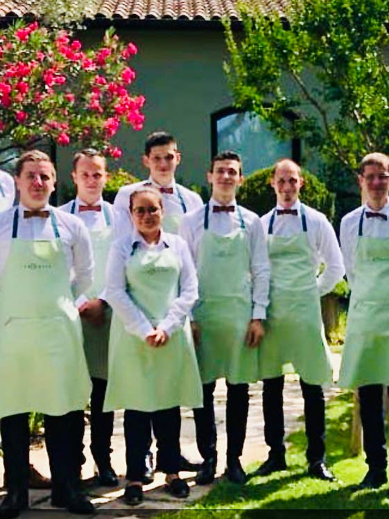 Professionellt kockförkläde i 100 % bomull för wholesale av Dresseur de tables