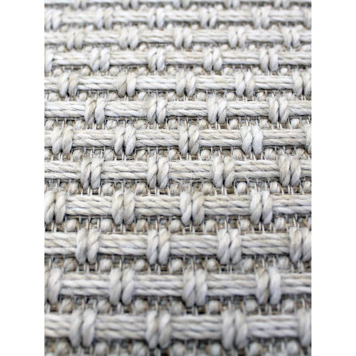 Hurdles White Swan pour la vente par Avocado Decor