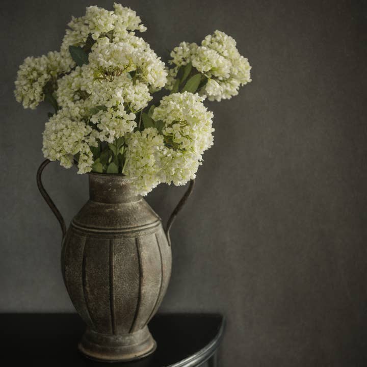 Ragon House – Engroshandel Kunstige blomster – 25" HVID HORTENSIA SPRAY1