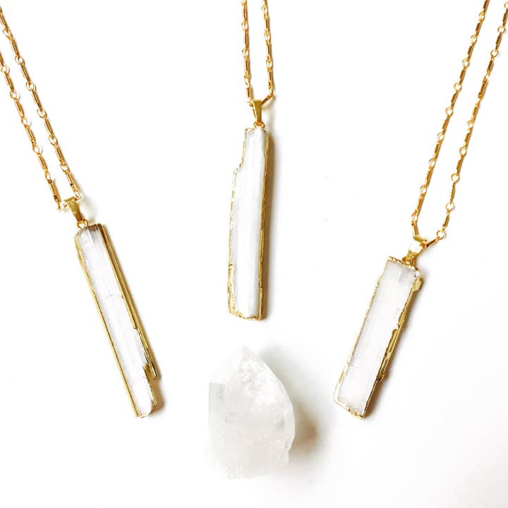 Bondhu Jewelry - Vendita all'ingrosso Collana con ciondolo/pendaglio - Collana con ciondolo in cristallo di selenite, oro 18 carati