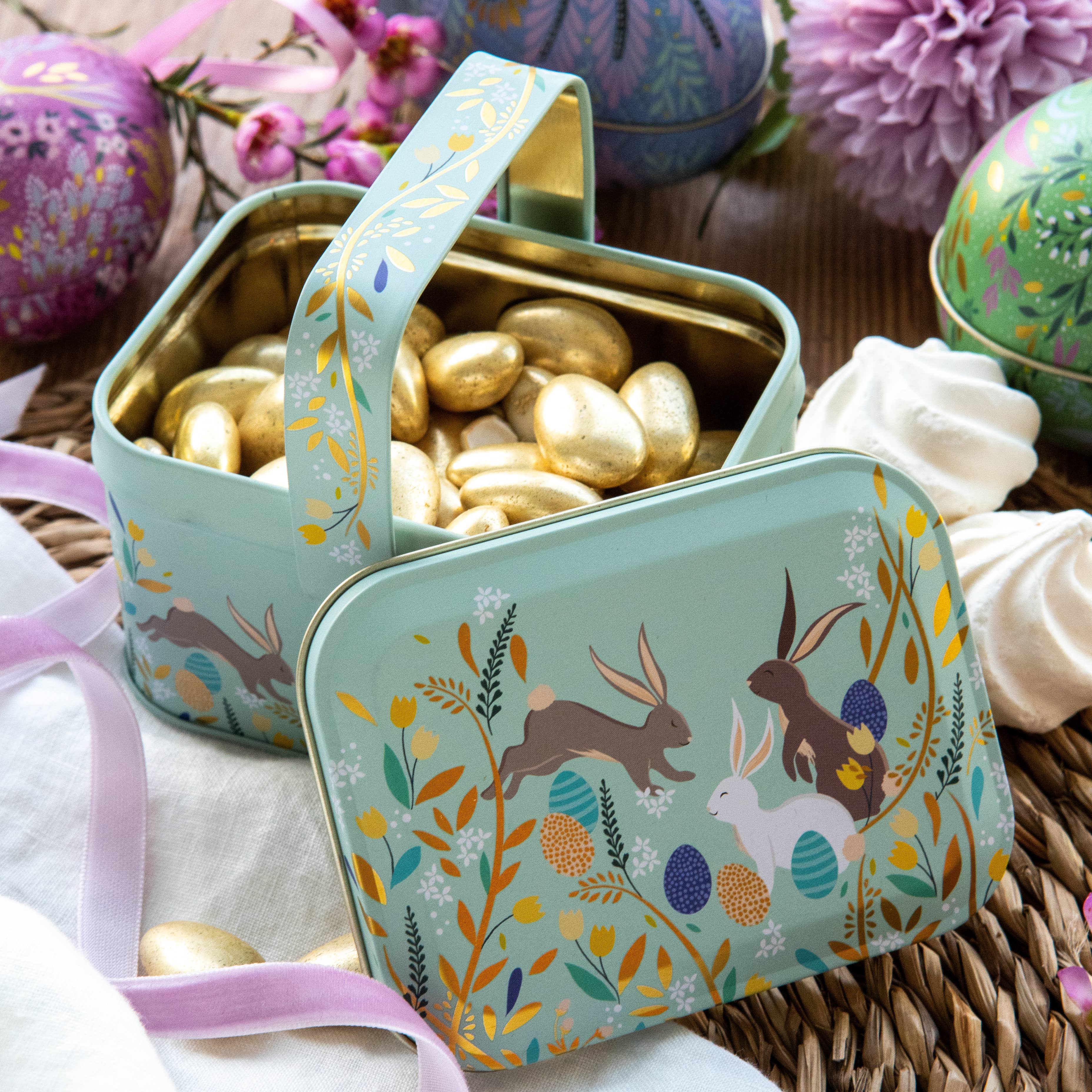 Tin Treats – wholesale Decorative box – Sara Miller - Easter Handle Basket Tin with Fudge1