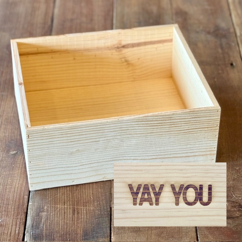 Mill 54 - Vente Coffrets cadeaux - La boîte en bois Woodland (ouverte) "YAY YOU"0