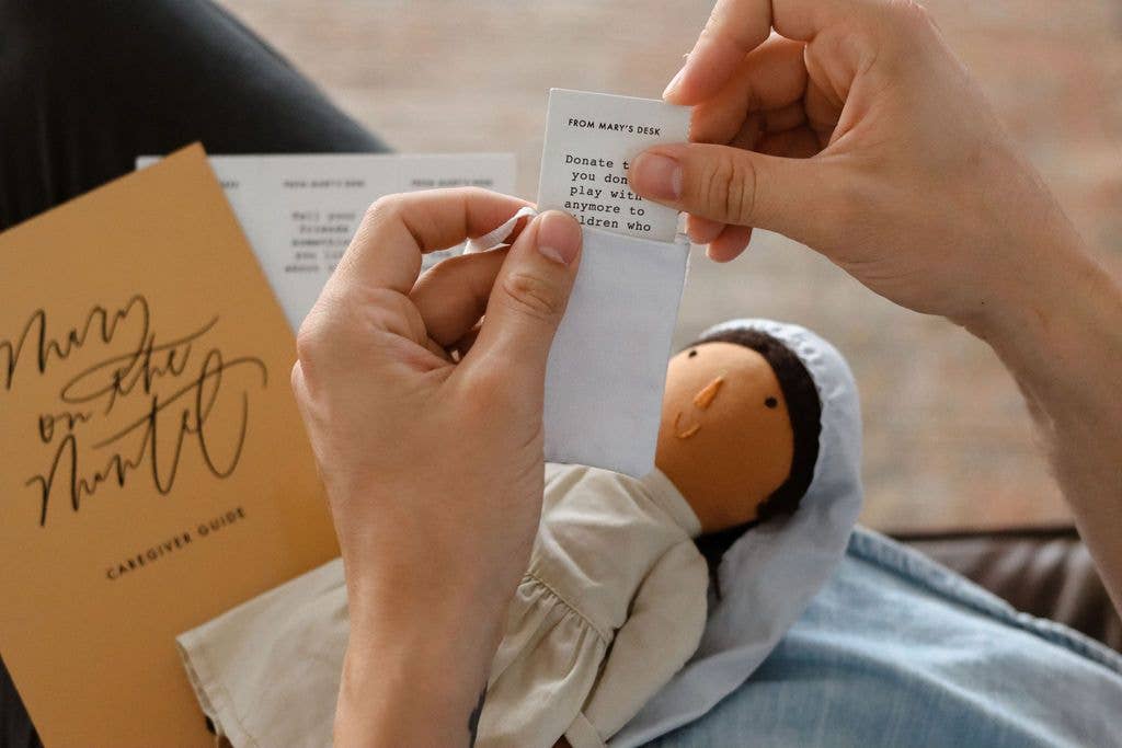 Be A Heart - Wholesale Early Reader Book (6-8) - Mary on the Mantel® Book & Activity Kit13