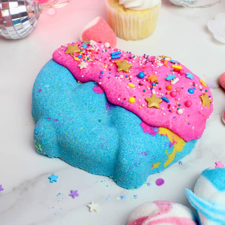 Bombe de Bain Bretzel au Sucre Brun pour la vente par New York’s Bathhouse