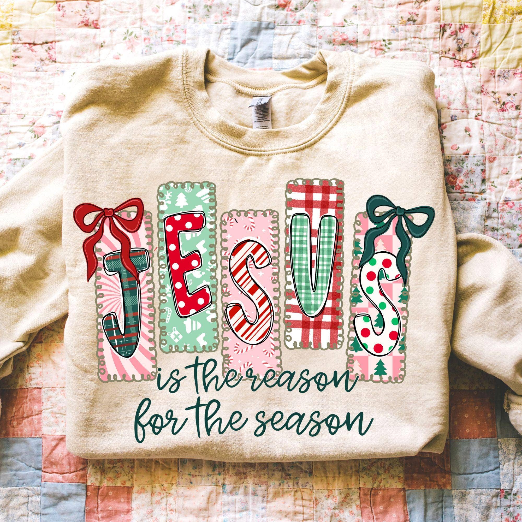 NVC Ecommerce LLC – wholesale T-shirt med logga - Dam – Jesus är anledningen till säsongen T-shirt, Coquette Christian1