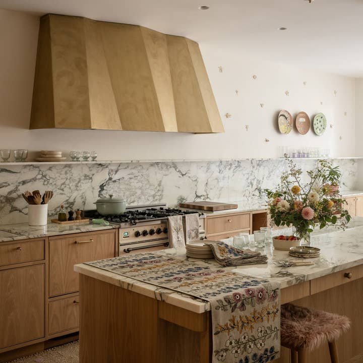 Coral & Tusk - Wholesale Table Runner - Spring Stems Table Runner3