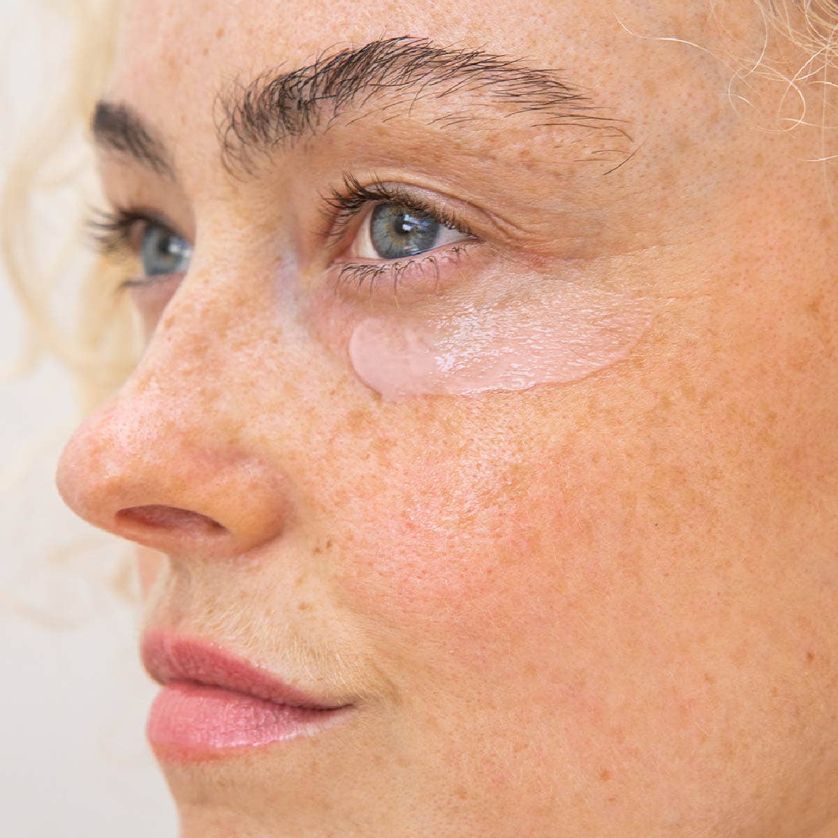 Om Organics Skincare - Wholesale Eye Cream/Gel - Bilberry + Tucuma Antioxidant Eye Cream6