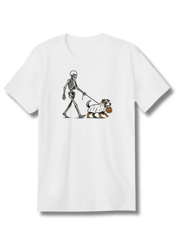 T-shirt d'Halloween avec chien fantôme squelette marchant pour la vente par Peached Pups
