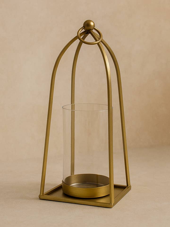 Porte-ouragan en laiton Arc pour la vente par Raíz Studio