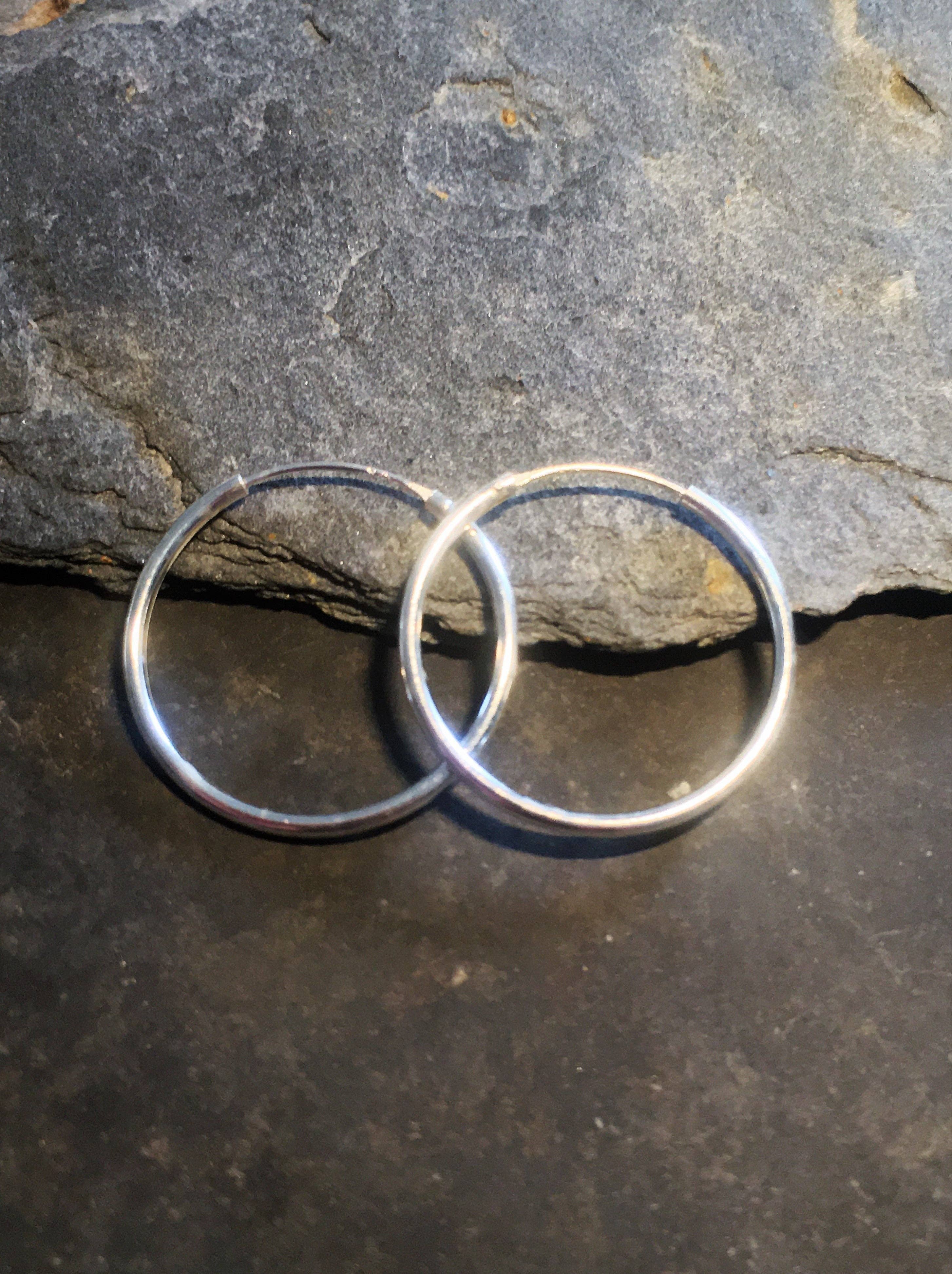 Bluelily925silver - Wholesale Hoop Earrings - SE200B - 1.5MM X 25MM SILVER HOOP
