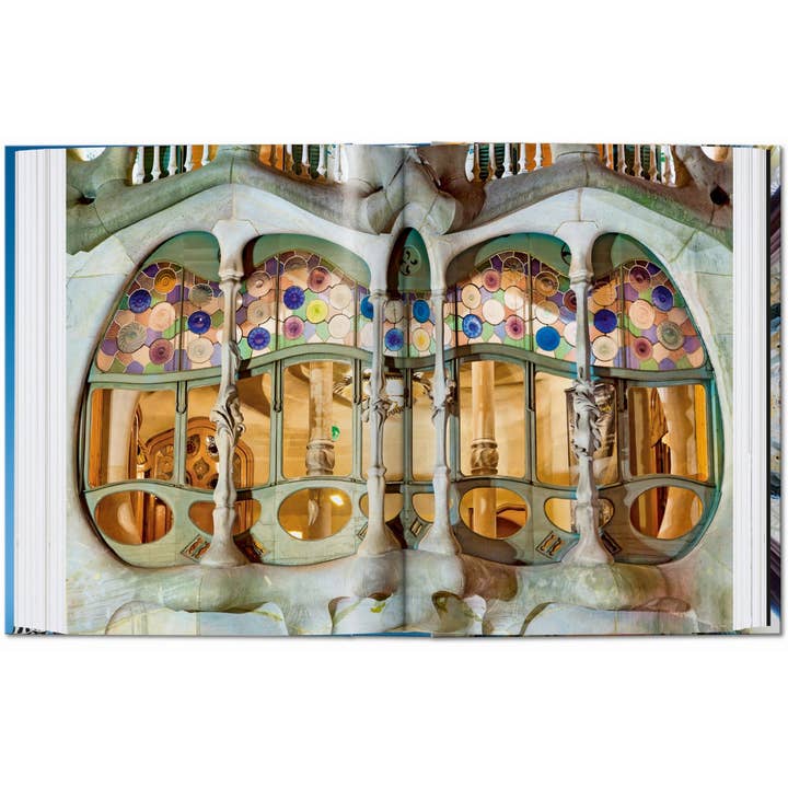 TASCHEN America - Wholesale Arts & Entertainment - Gaudí. The Complete Works. 45th Ed (English)4