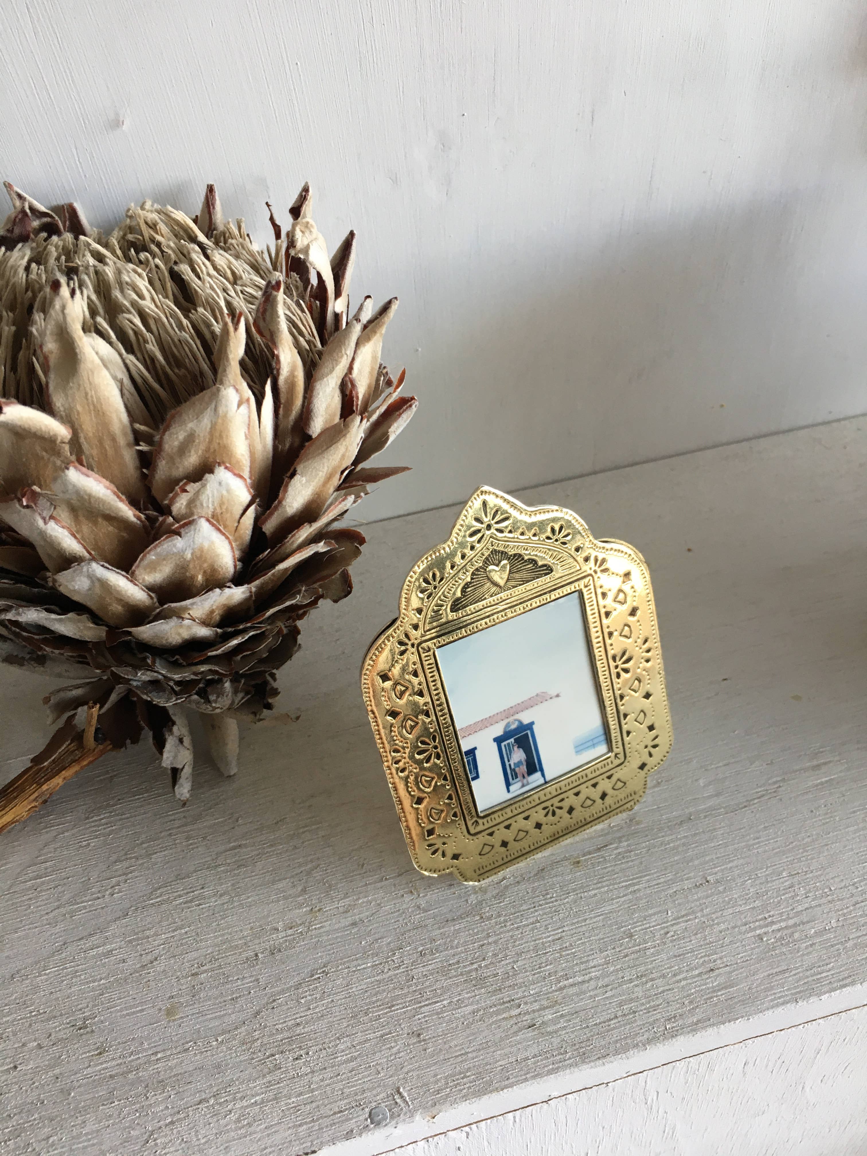 THE LITTLE PRESS - Vente Cadres photos - Petit cadre en faux étain doré1