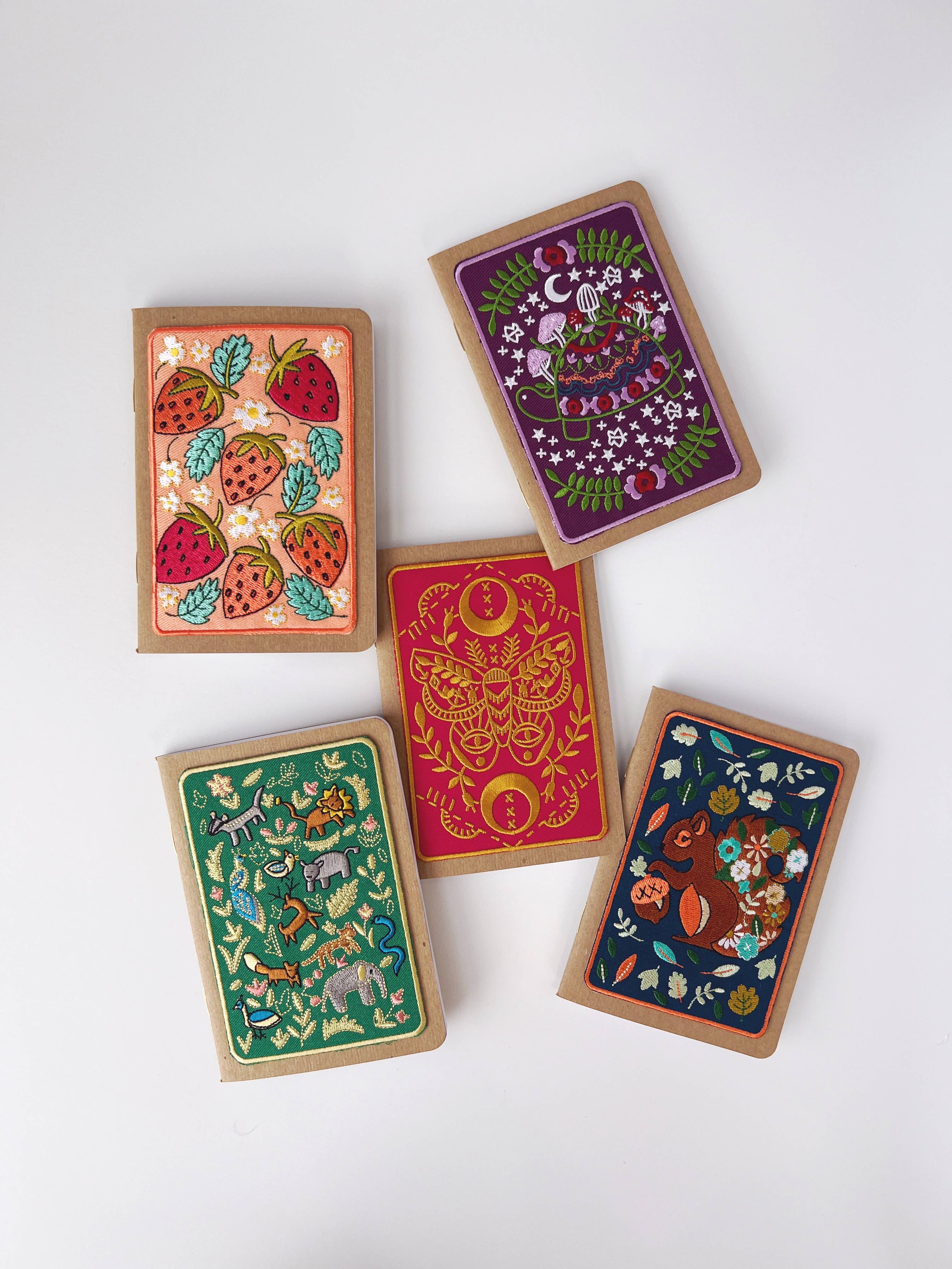 Rikrack - Vente Cahiers - Carnet de poche brodé Mythic Moth5