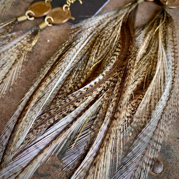 Coq de León Indian Cent och långa fjäderörhängen – Coq de Leon, Western-stil för wholesale på Faire2