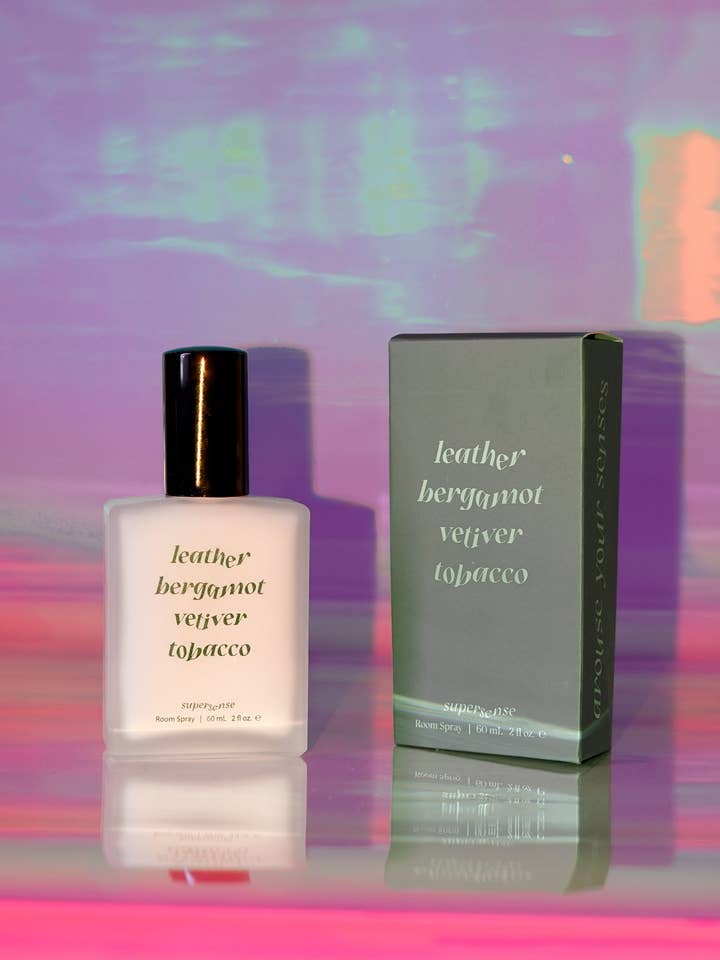 Spray d'ambiance Romeo pour la vente par Supersense Studios