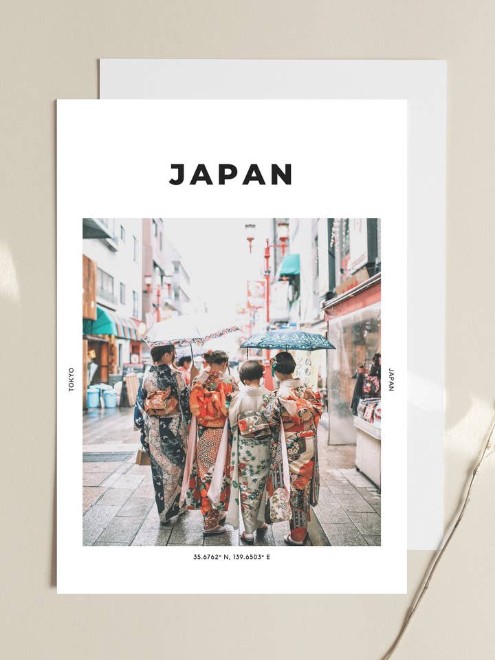 Japão 'Konnichiwa Sayonara' Impressão 1 por atacado de The Travel Edit