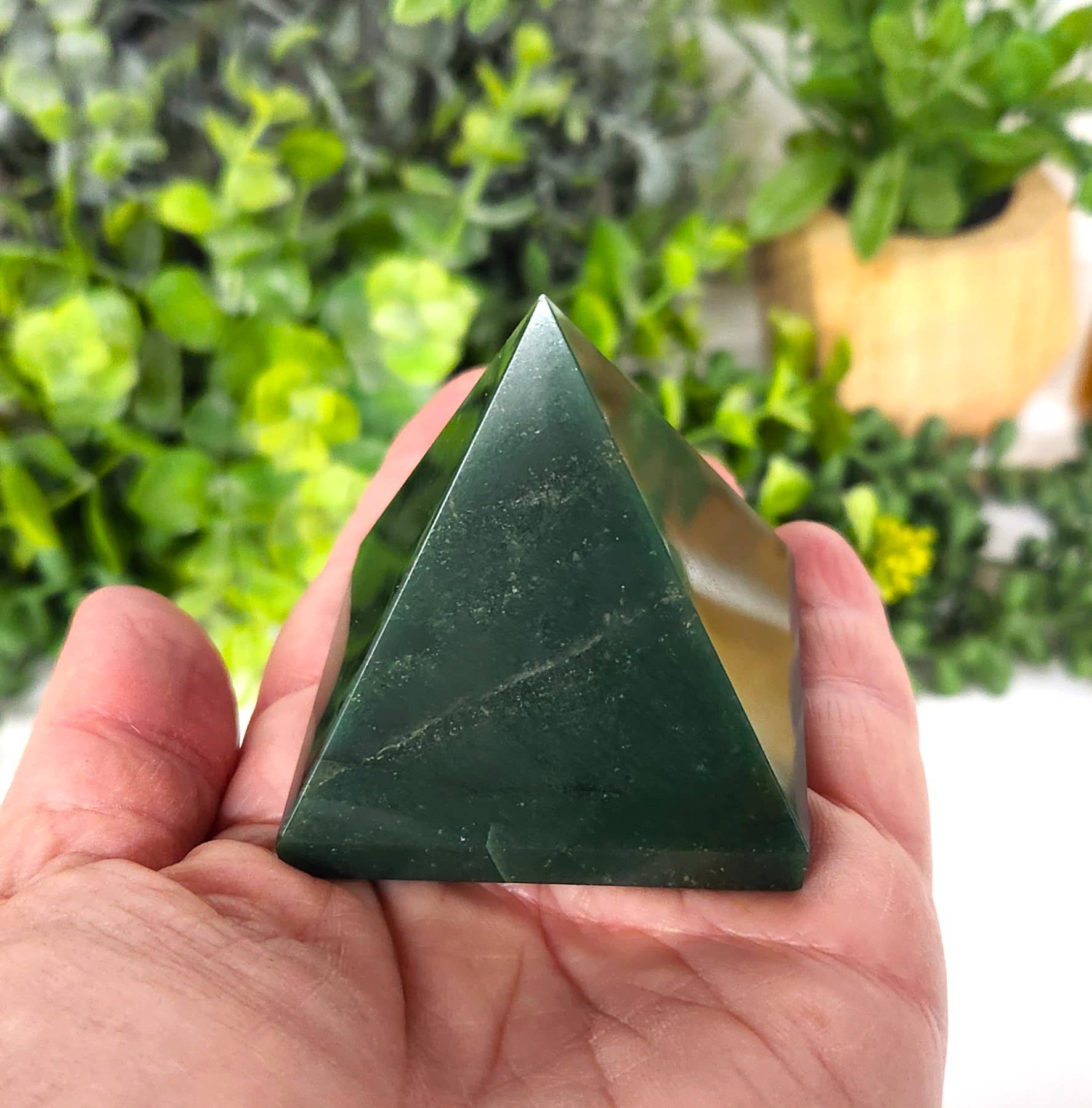 Meraki Gemstones - Wholesale Spiritual Stone/Crystal - Jade Green Polished Semi-Precious Gemstone Pyramid -5cm5