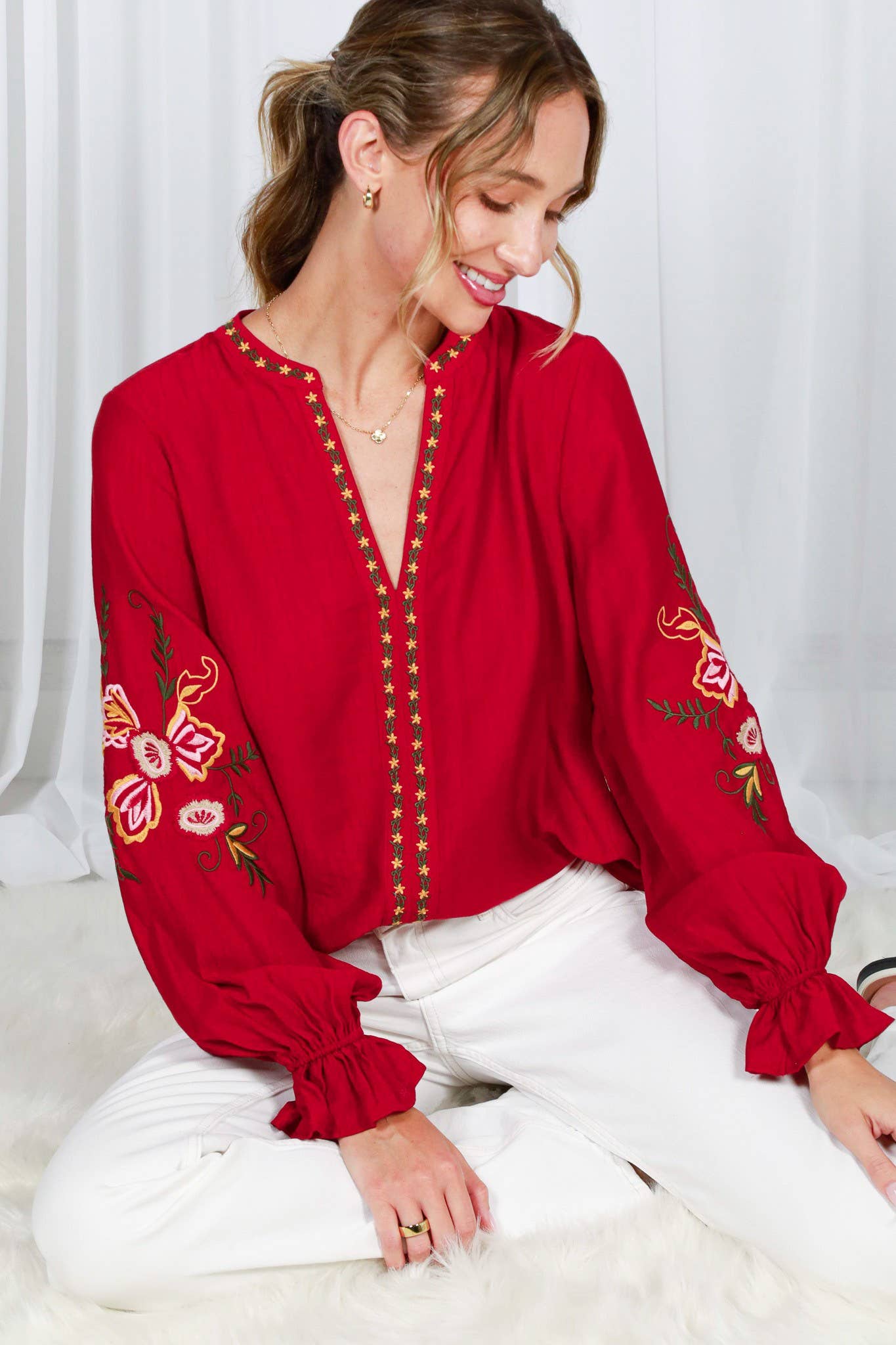 Vine & Love – wholesale Blus - Dam – Bohemisk blommig broderad rund blus med delad hals VT825054