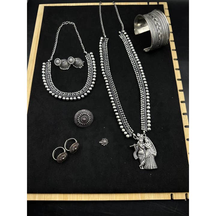 Ensemble de bijoux de temple ethnique indien oxydé de 6 pièces pour la vente par Vastrabhushan