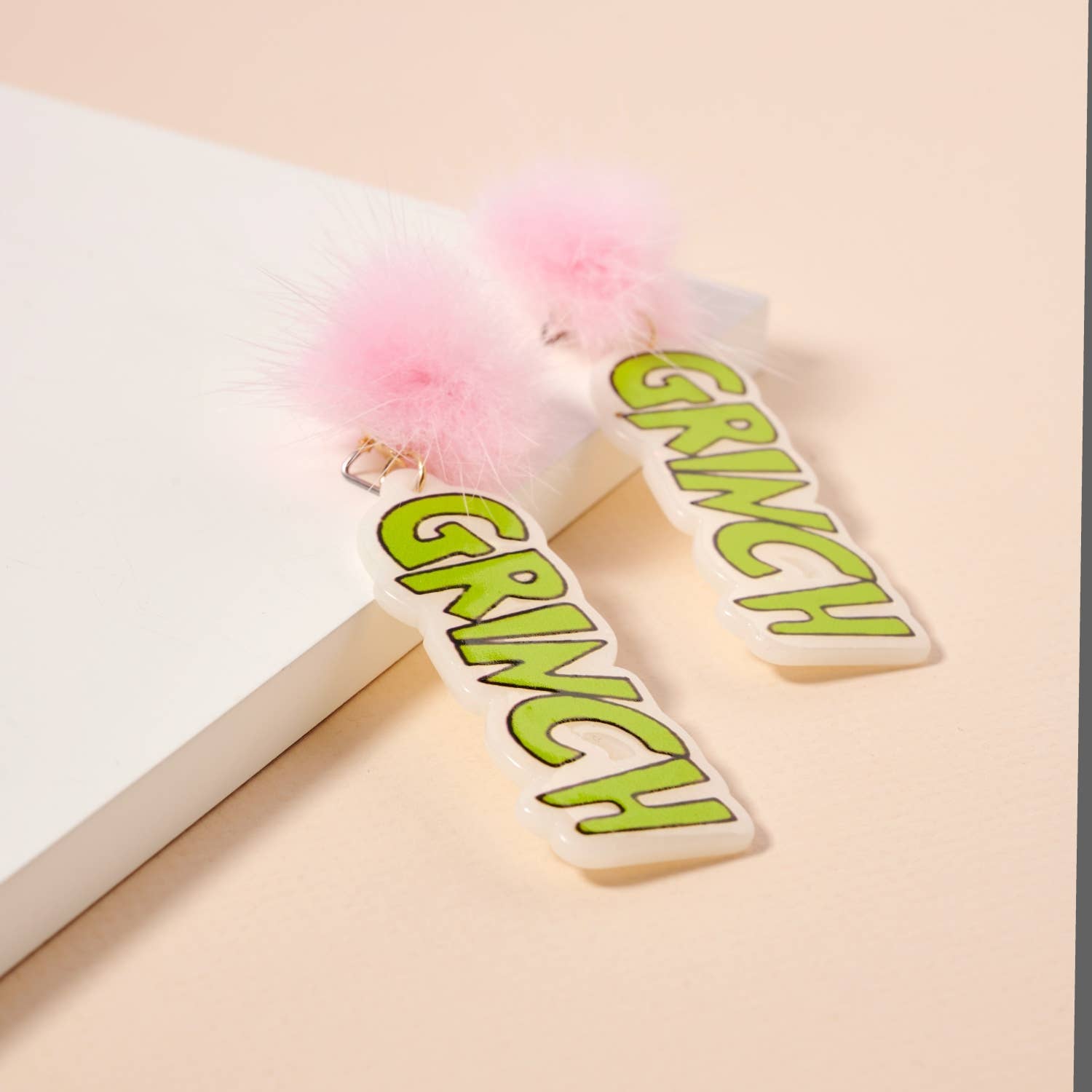 Frem - Wholesale Hangende/ronde oorbellen - Groene hangende oorbellen met Monster en Pom-Pom voor Kerstmis3