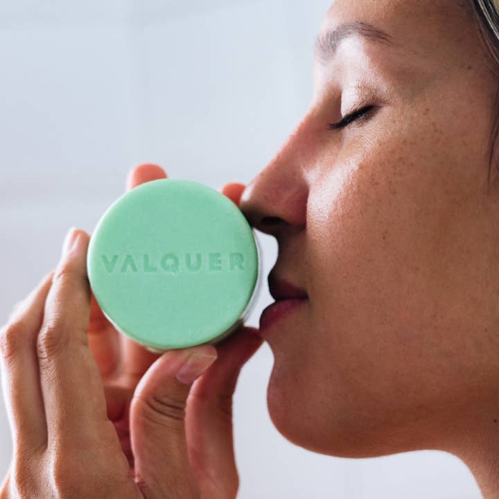 Valquer Laboratorios - Wholesale Hair Shampoo - 2-in-1 Repair Solid Shampoo - 70 g2