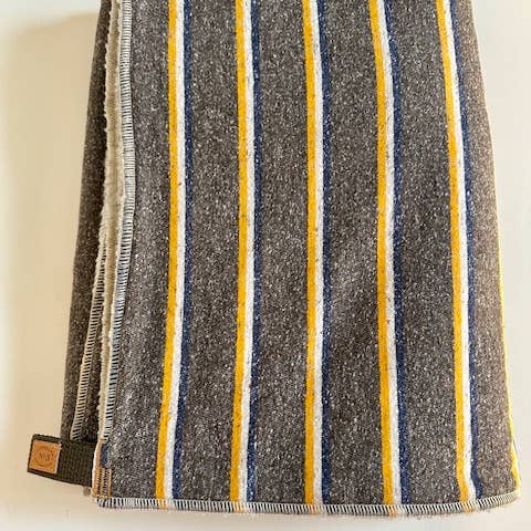 Campus Streepdeken voor wholesale door Finnegan’s Standard Goods