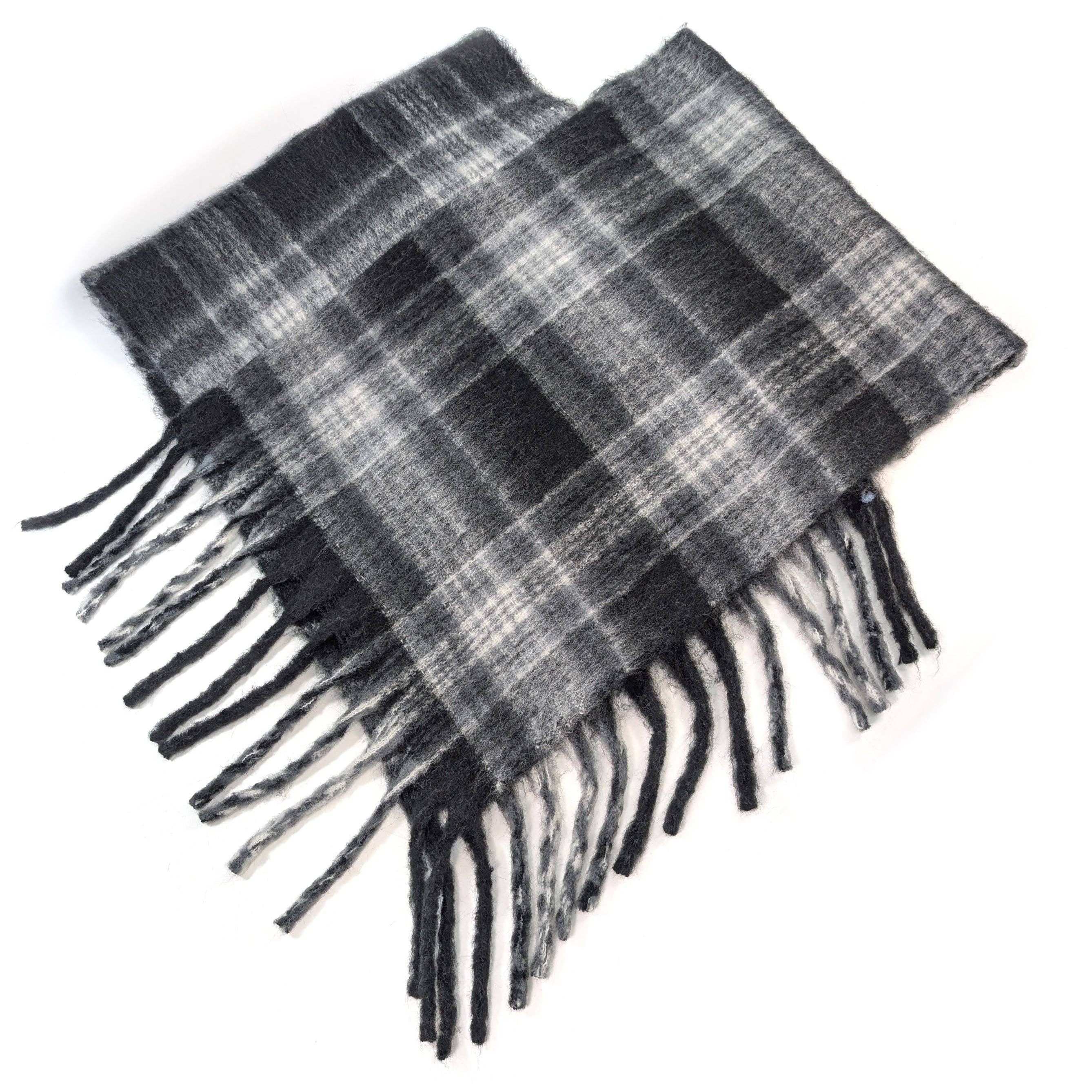 Black Ginger – Engroshandel Poncho - Dame – Monokrom ternet plaid poncho - tyk og hyggelig fornemmelse2
