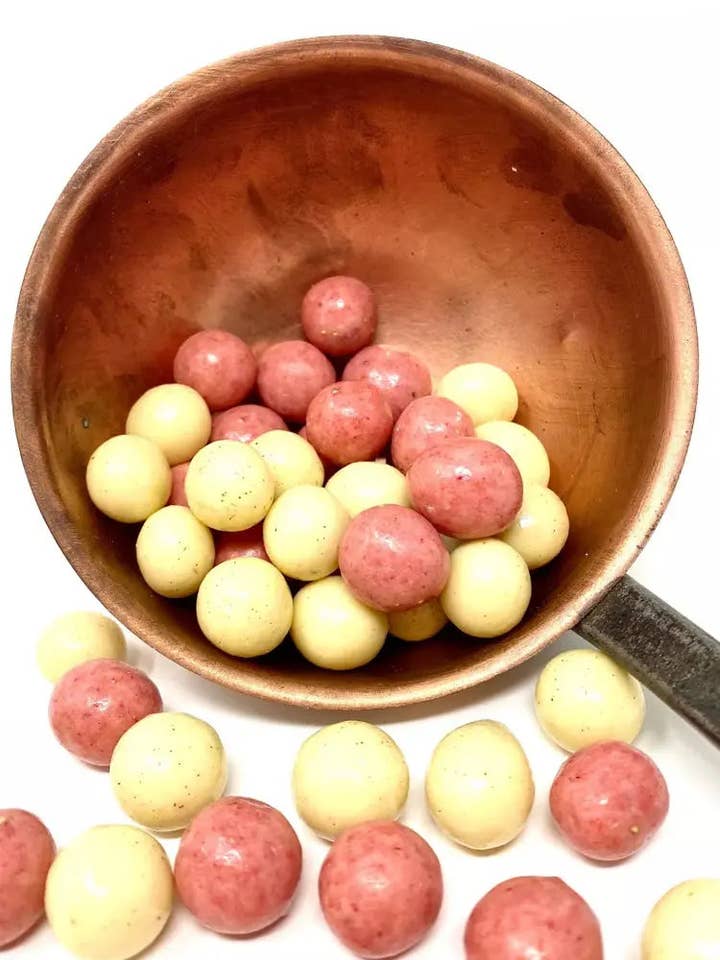 Chocolate, strawberry, and vanilla corn balls (Bulk 1kg) for wholesale by Cocoripop
