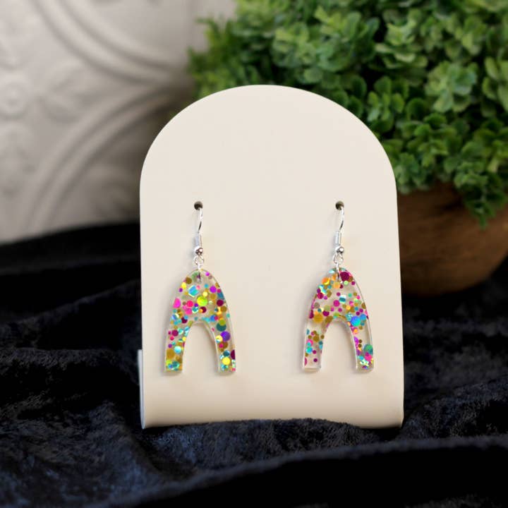 Havfrue Glitter akryl Boho Rainbow øreringe for engroshandel hos Little Blue Jewelry + Displays by M3 Custom Designs