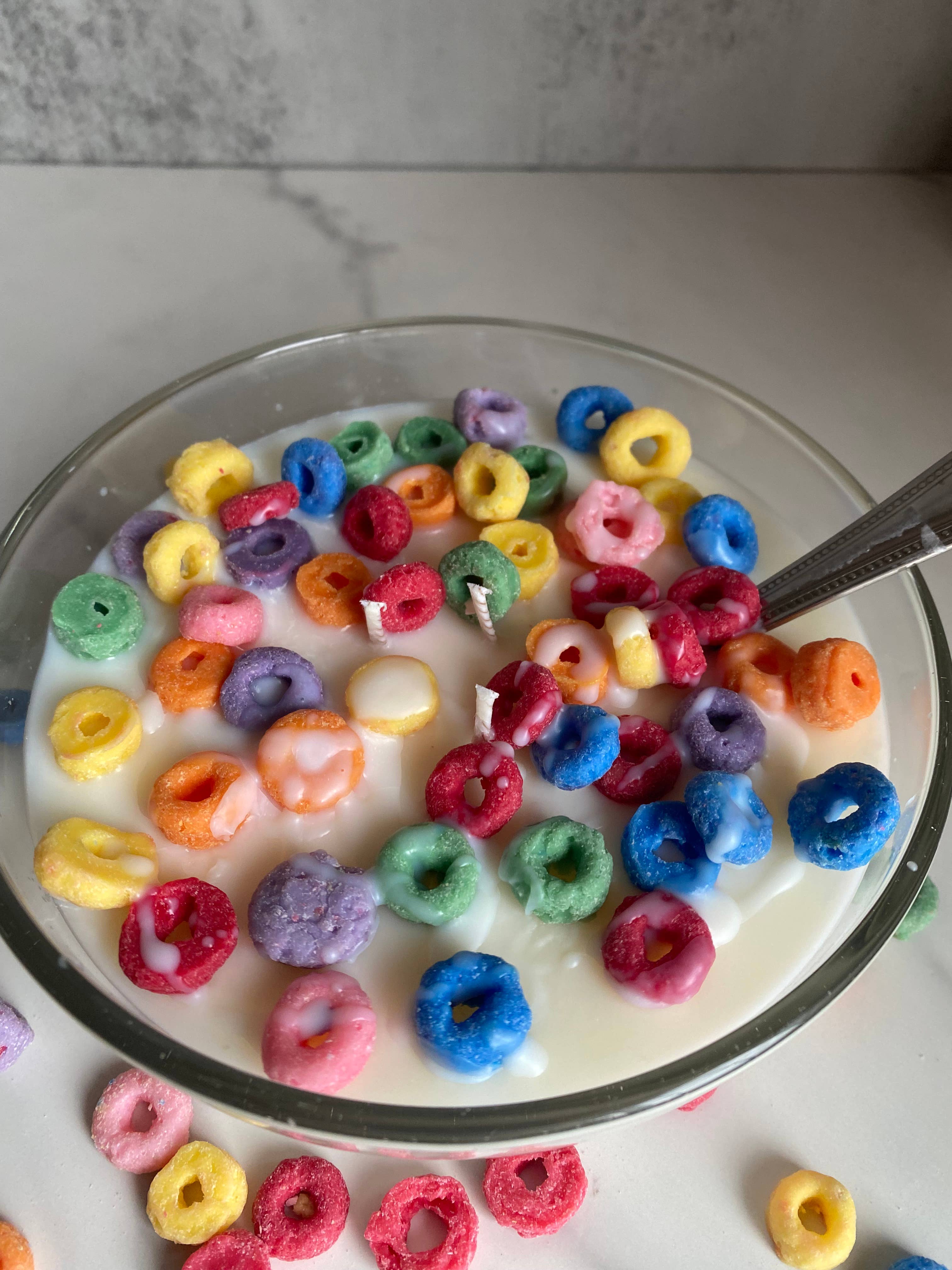 Wild Child Studio Co - Vendita all'ingrosso Candele regalo - Candela di soia grande Fruit Loops Cereal Bowl3