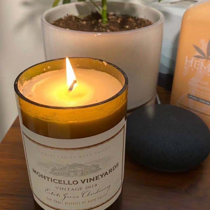 Candela media per bottiglia di vino per la vendita all'ingrosso da parte di Tappan Candleworks