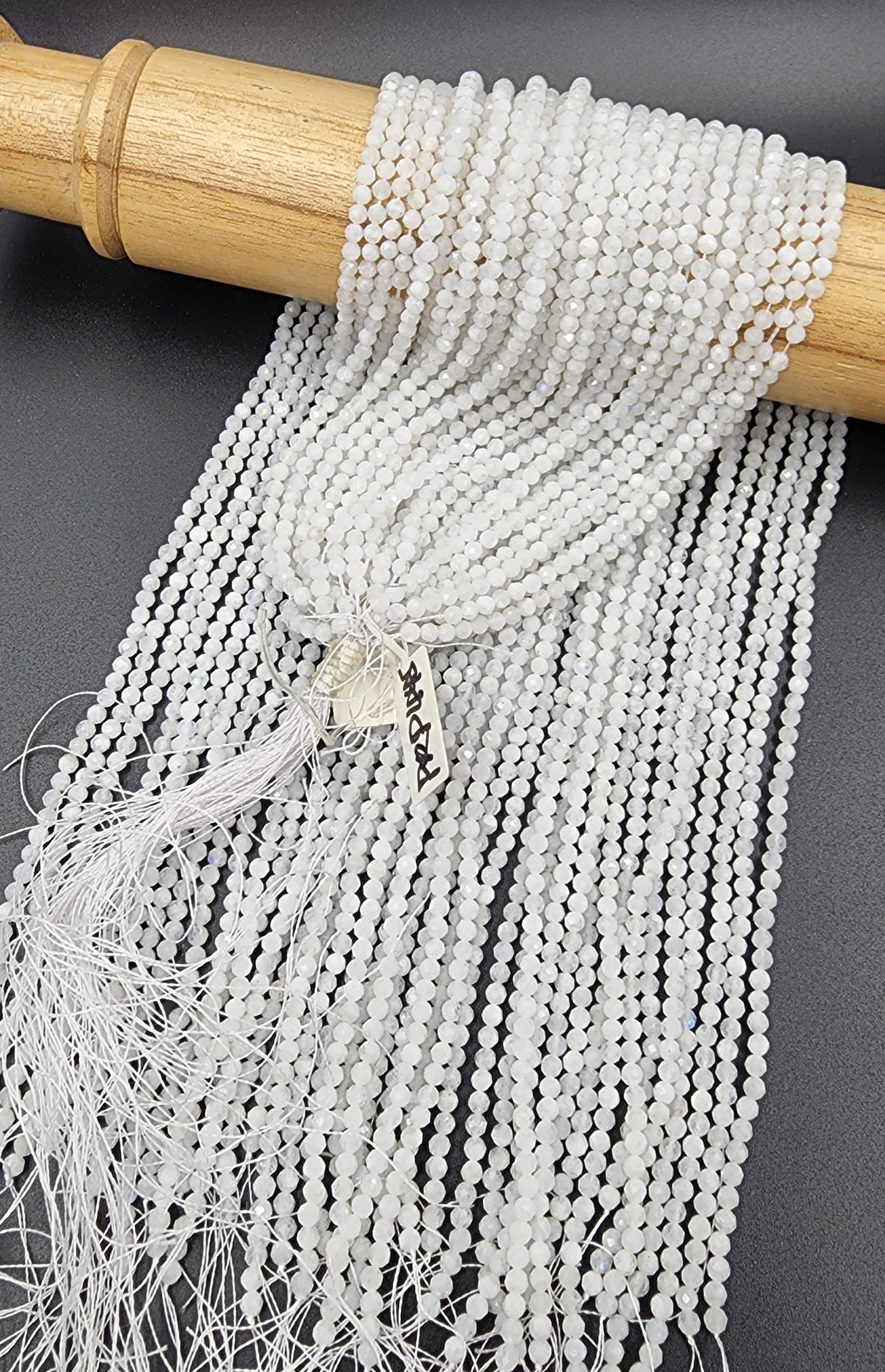 Beads Creation – Missangas por atacado – Contas Redondas Micro Facetadas em Pedra da Lua Arco-Íris 2-6 mm PRP4198